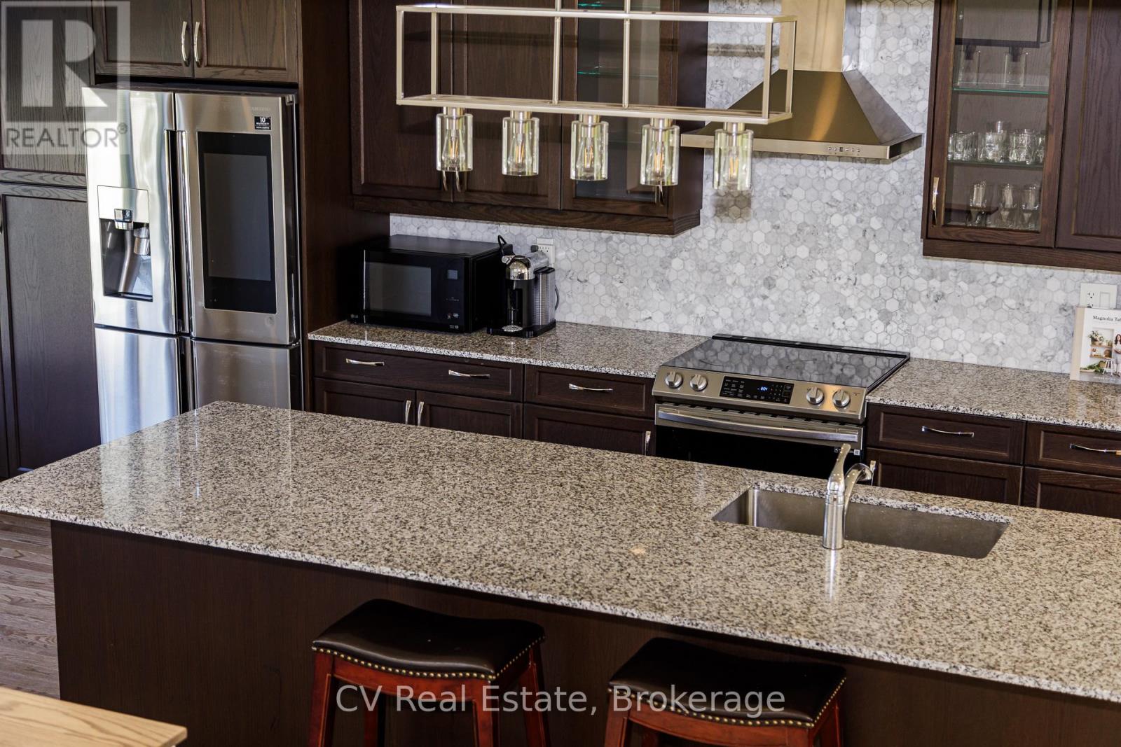 111 STONELEIGH DRIVE - 14