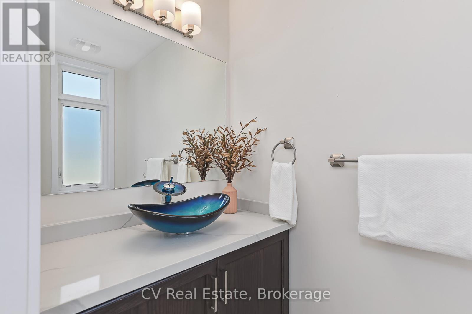 111 STONELEIGH DRIVE - 18