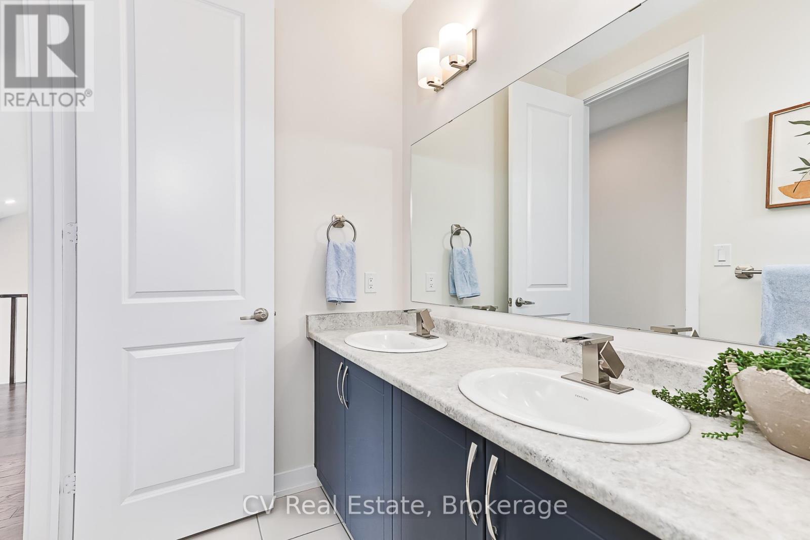 111 STONELEIGH DRIVE - 21
