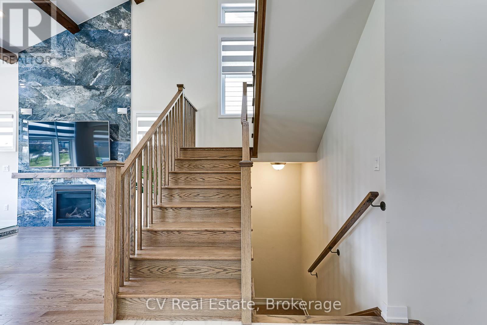 111 STONELEIGH DRIVE - 19