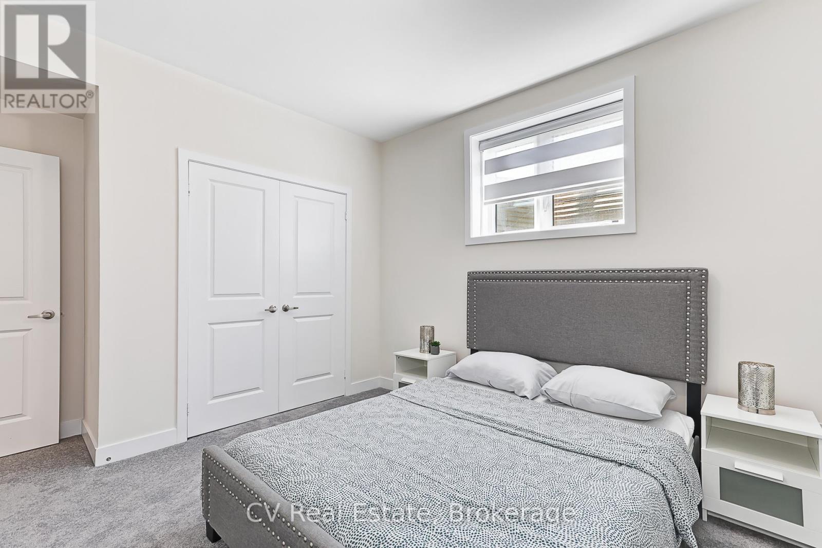 111 STONELEIGH DRIVE - 36