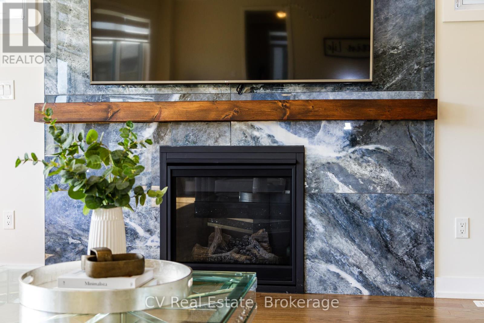 111 STONELEIGH DRIVE - 6