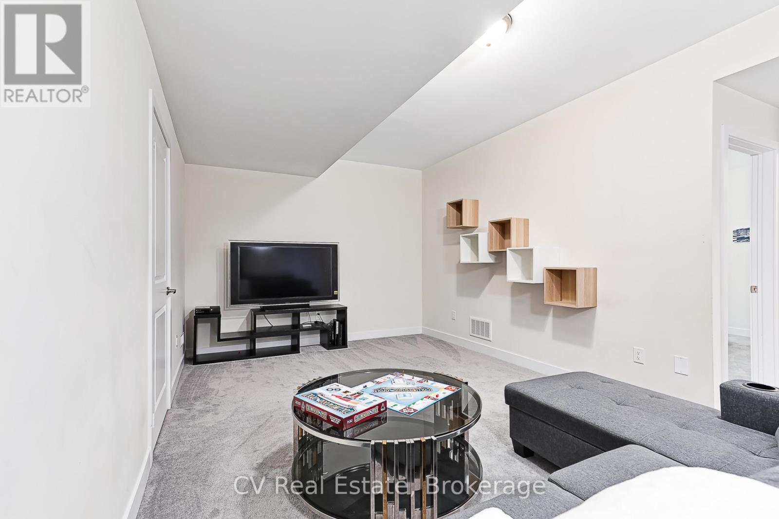 111 STONELEIGH DRIVE - 35