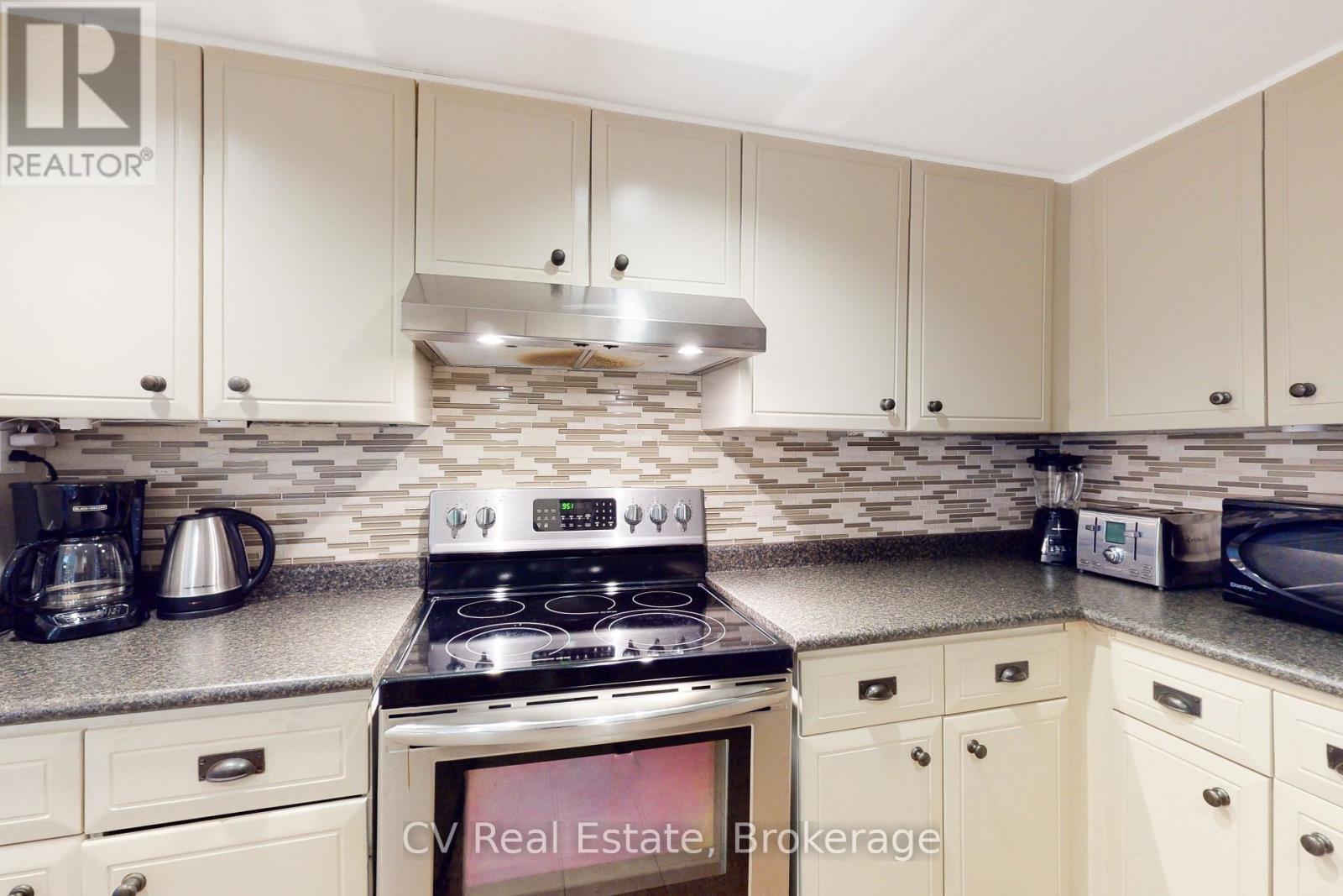 #105 110 FAIRWAY COURT - 11