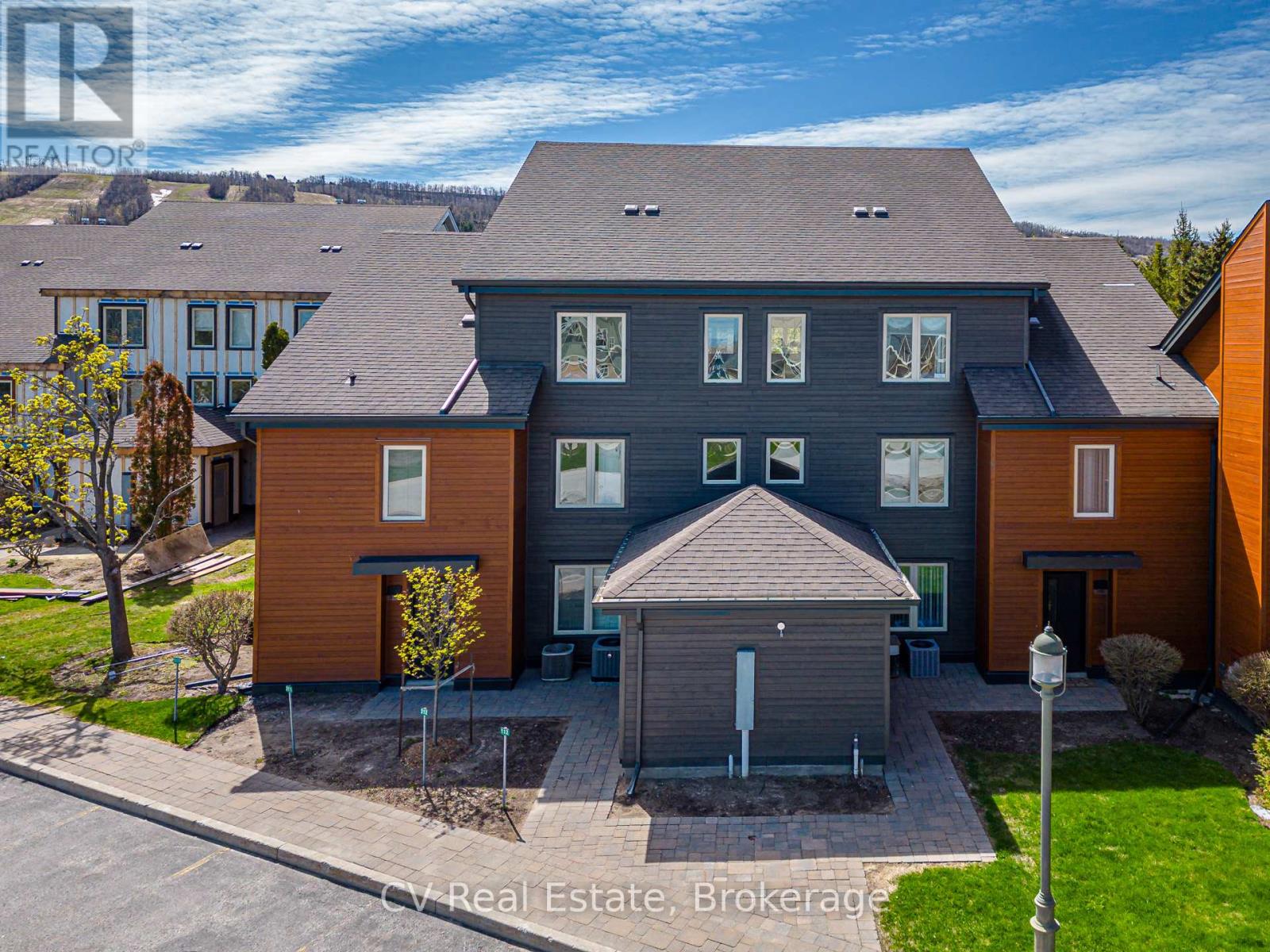 #105 110 FAIRWAY COURT - 25