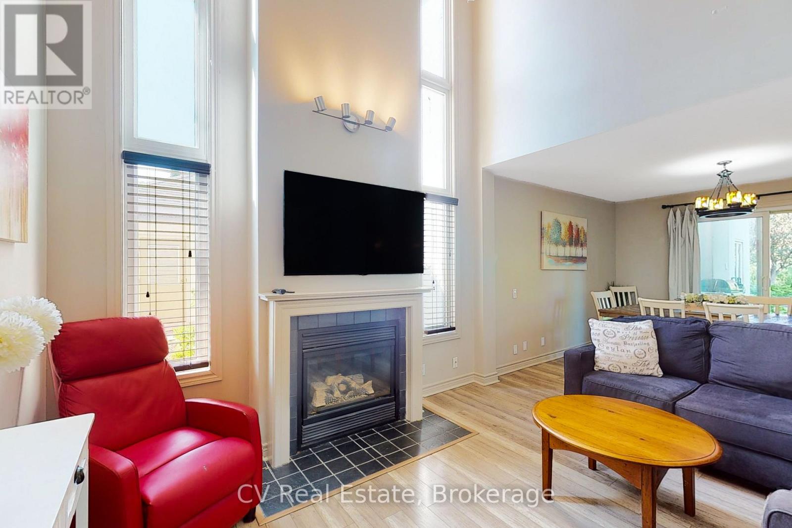 #105 110 FAIRWAY COURT - 4