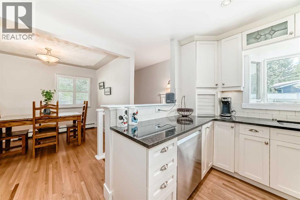 8215 5 Street SW — photo 10