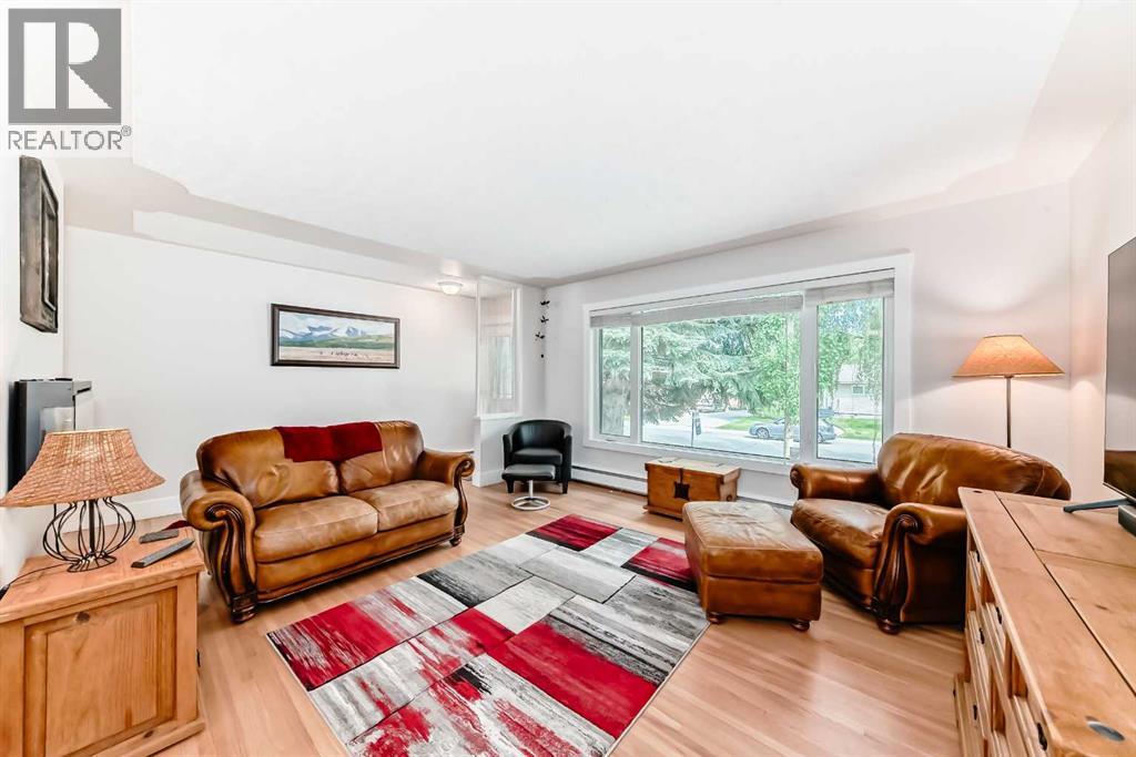 8215 5 Street SW - photo 5