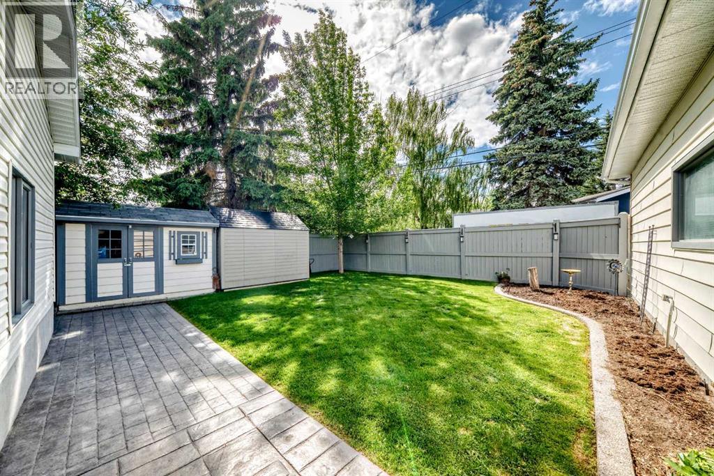 8215 5 Street SW — photo 39