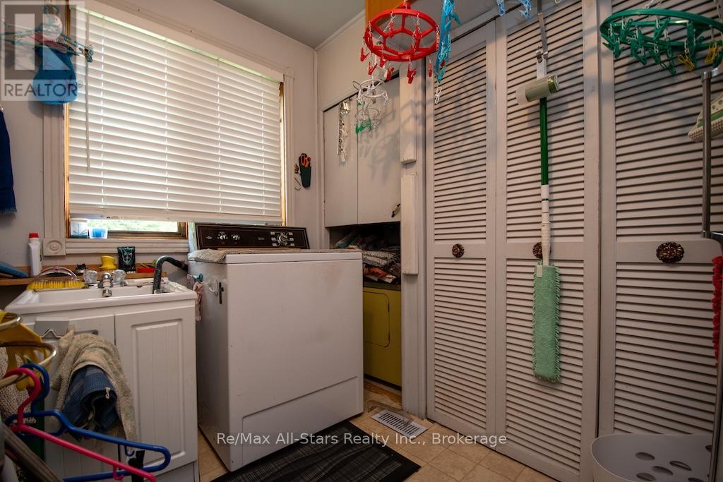 27 ASPEN DRIVE - 26