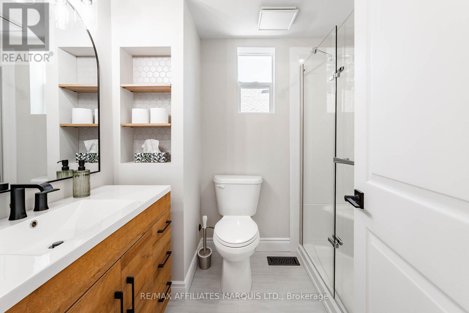 213 8TH STREET E - 12