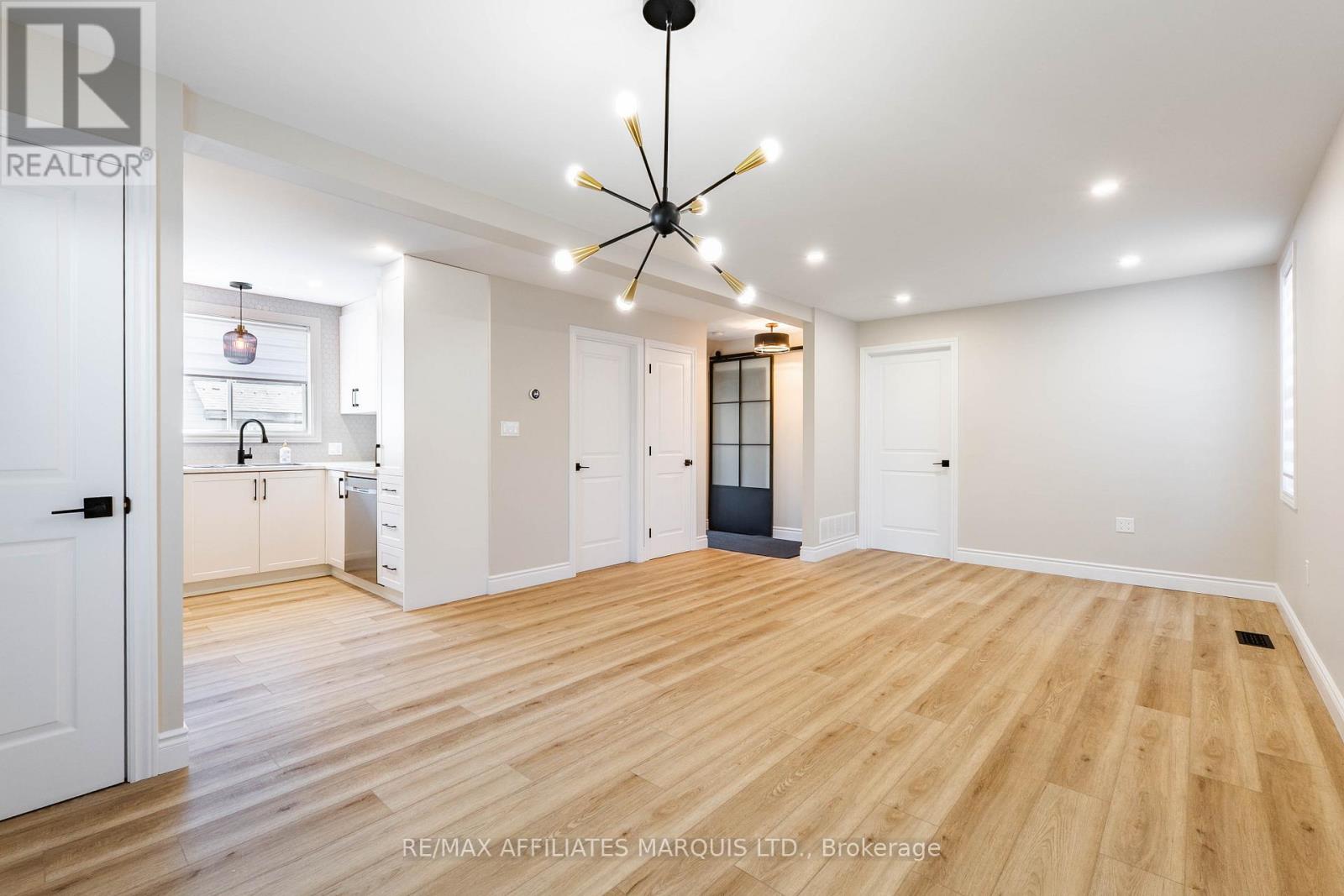 213 8TH STREET E - 14