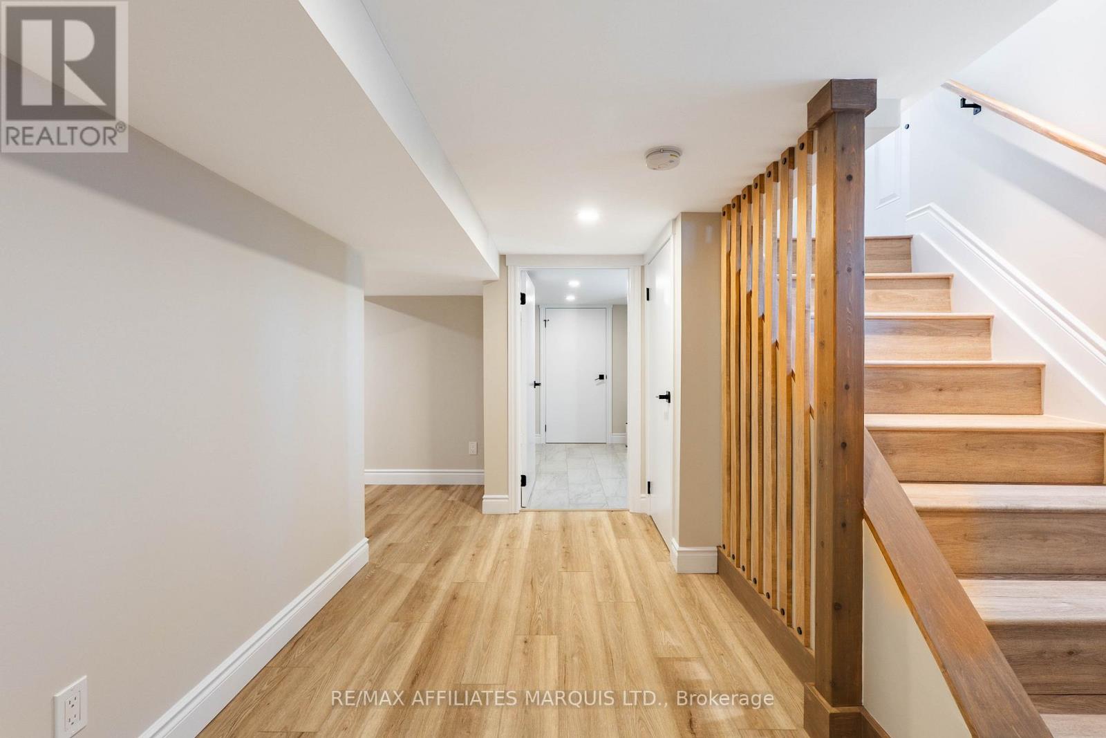 213 8TH STREET E - 19
