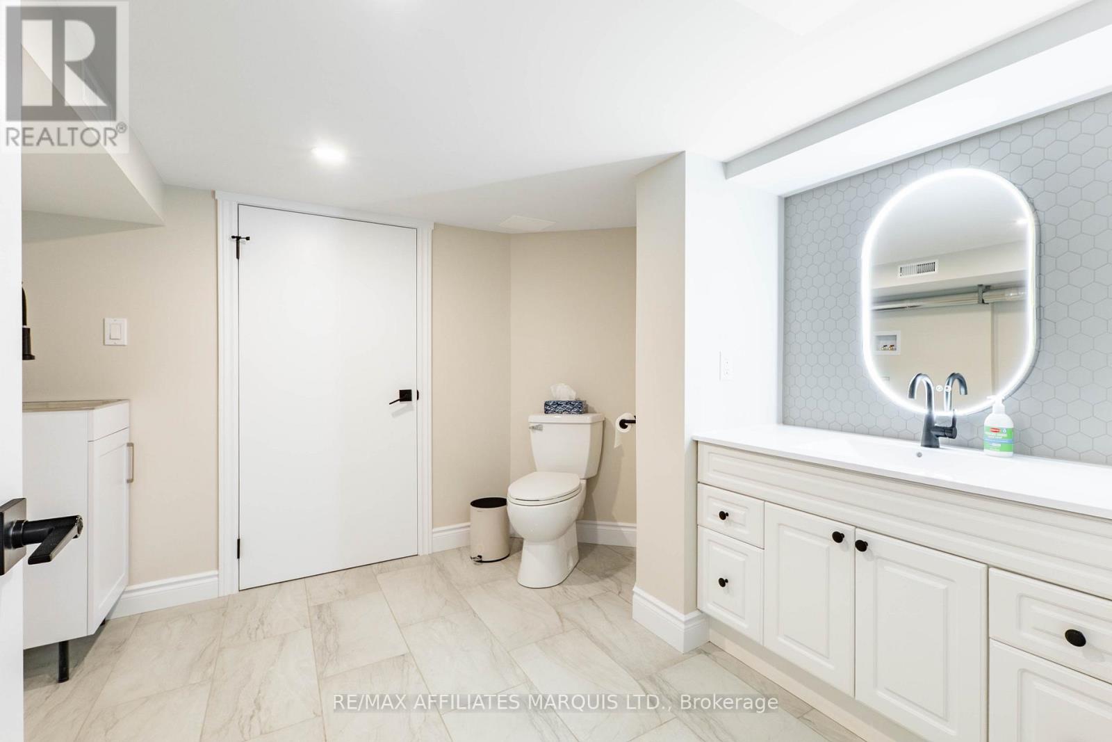 213 8TH STREET E - 21