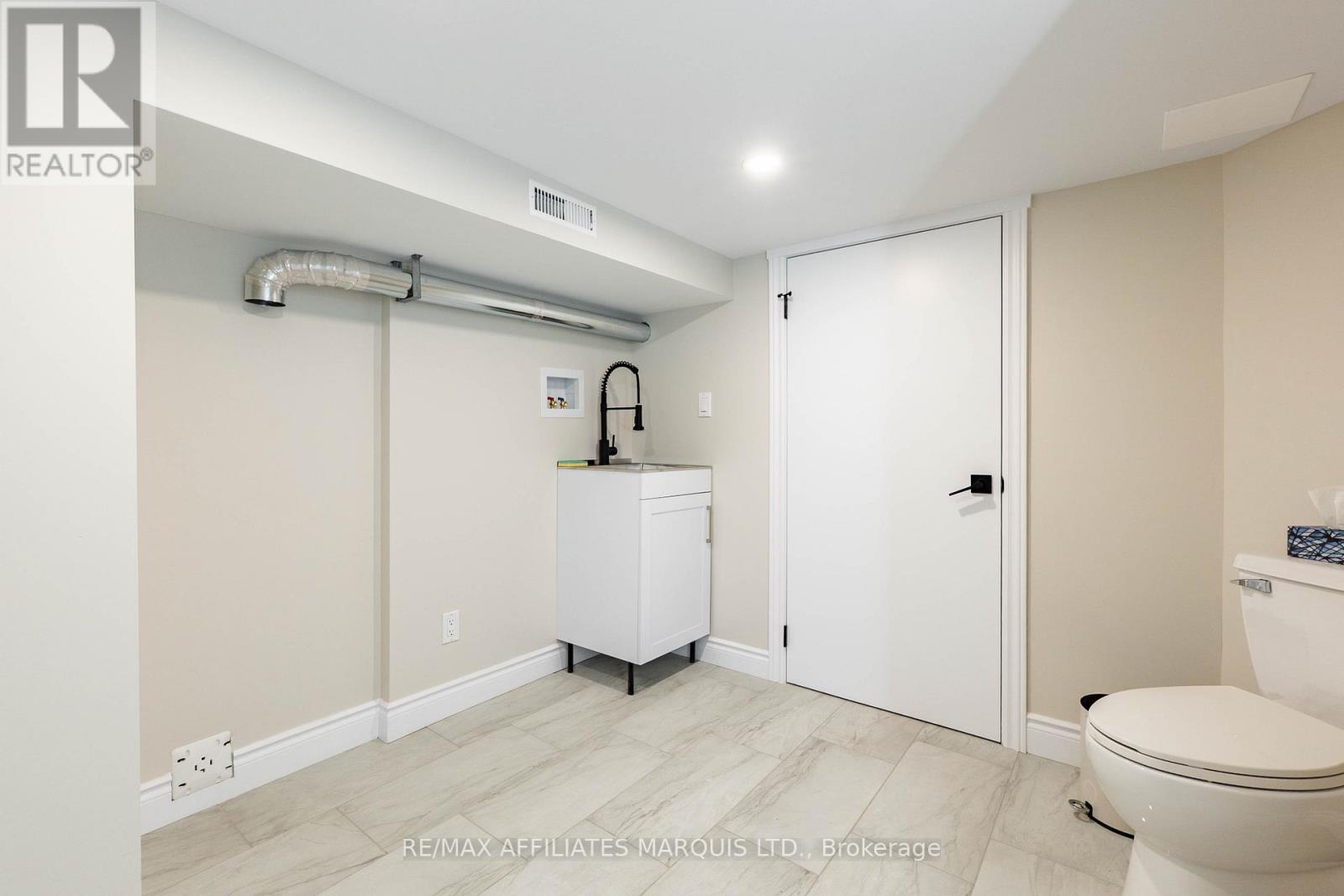 213 8TH STREET E - 22