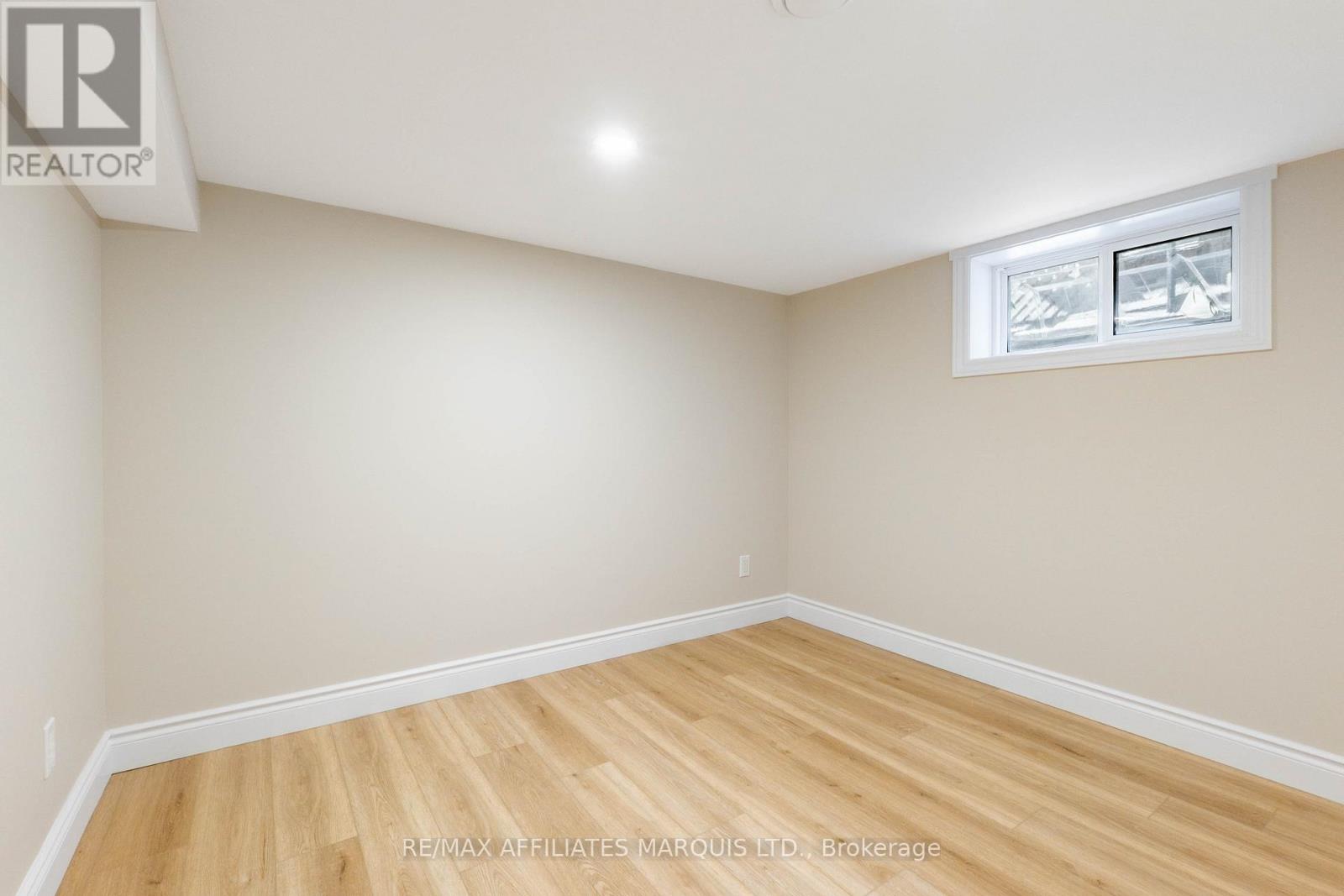 213 8TH STREET E - 28