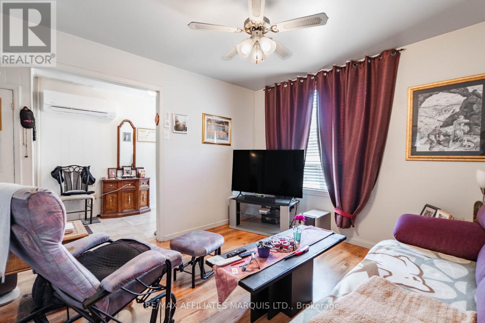 213 8TH STREET E - 31