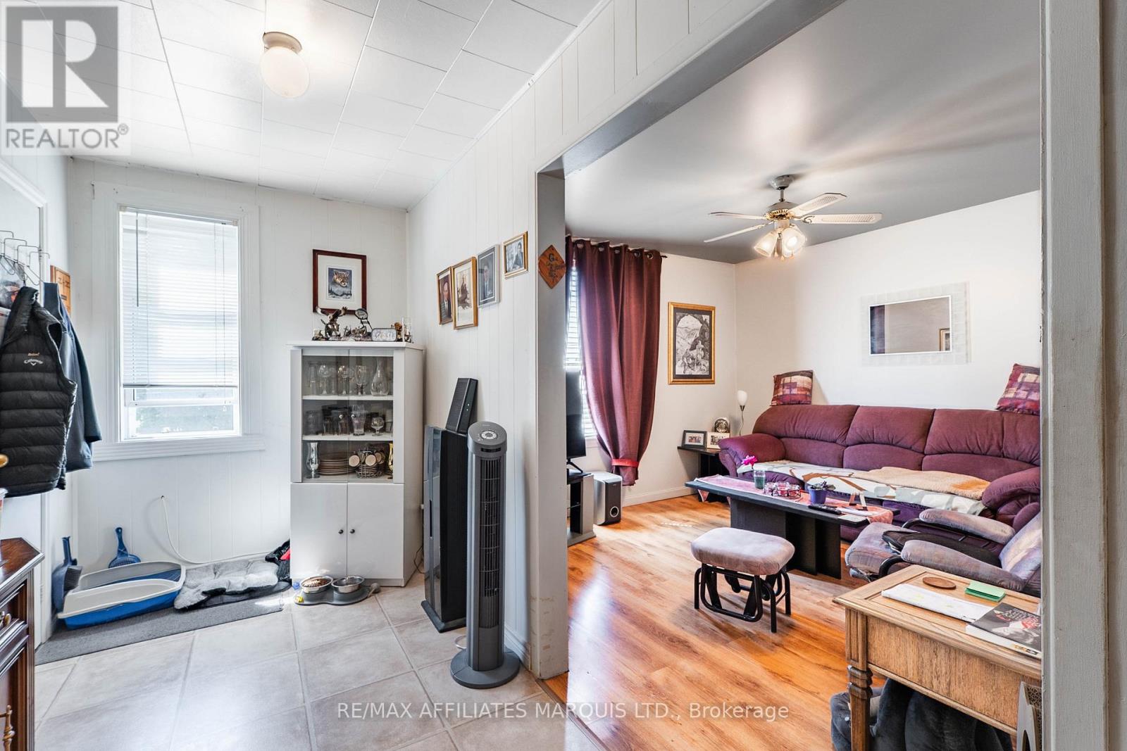 213 8TH STREET E - 32