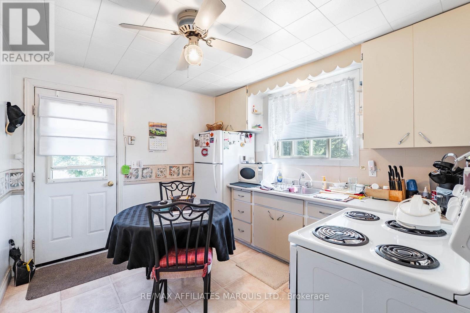 213 8TH STREET E - 35
