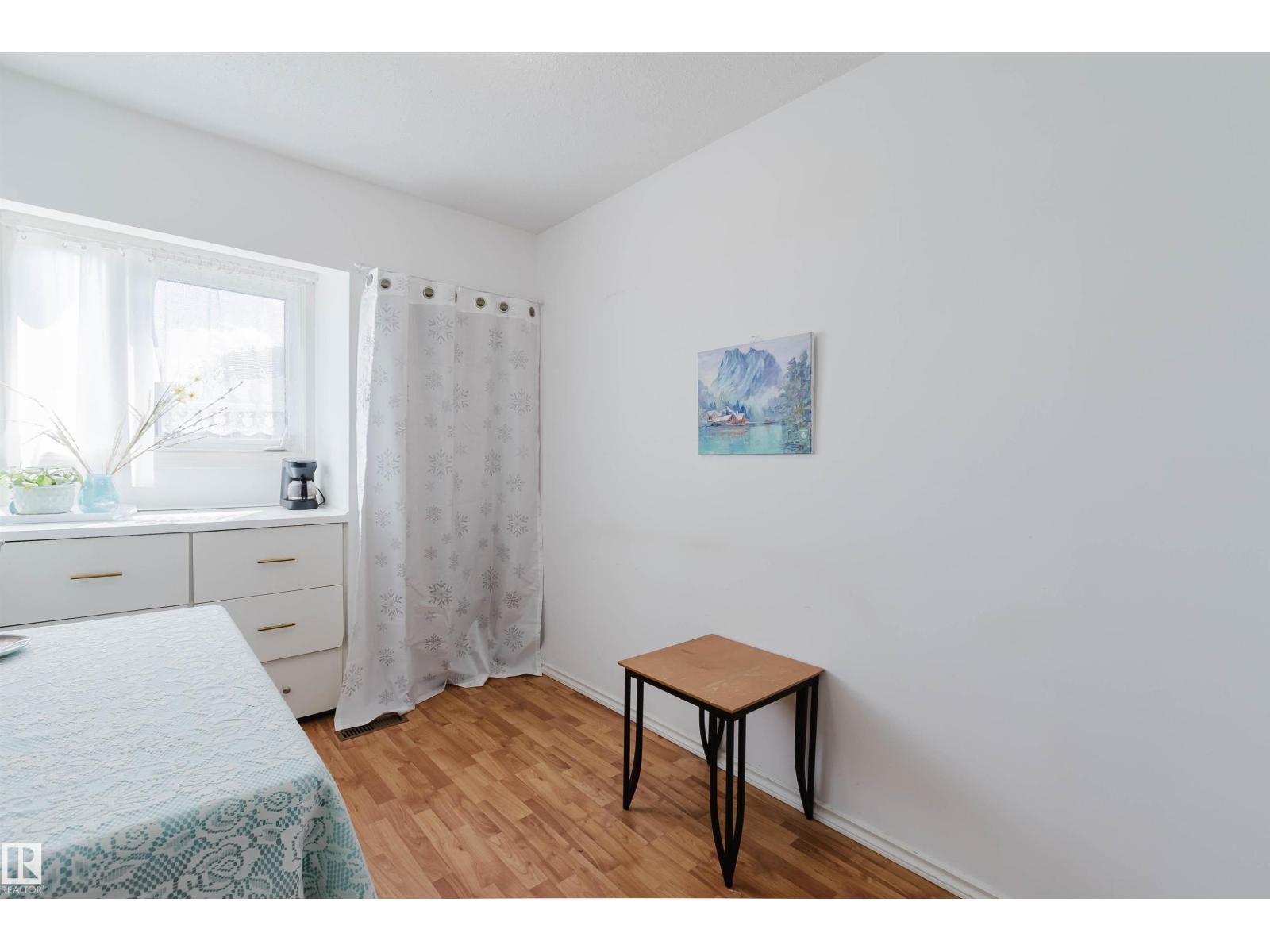 #4 14310 80 ST NW - 14