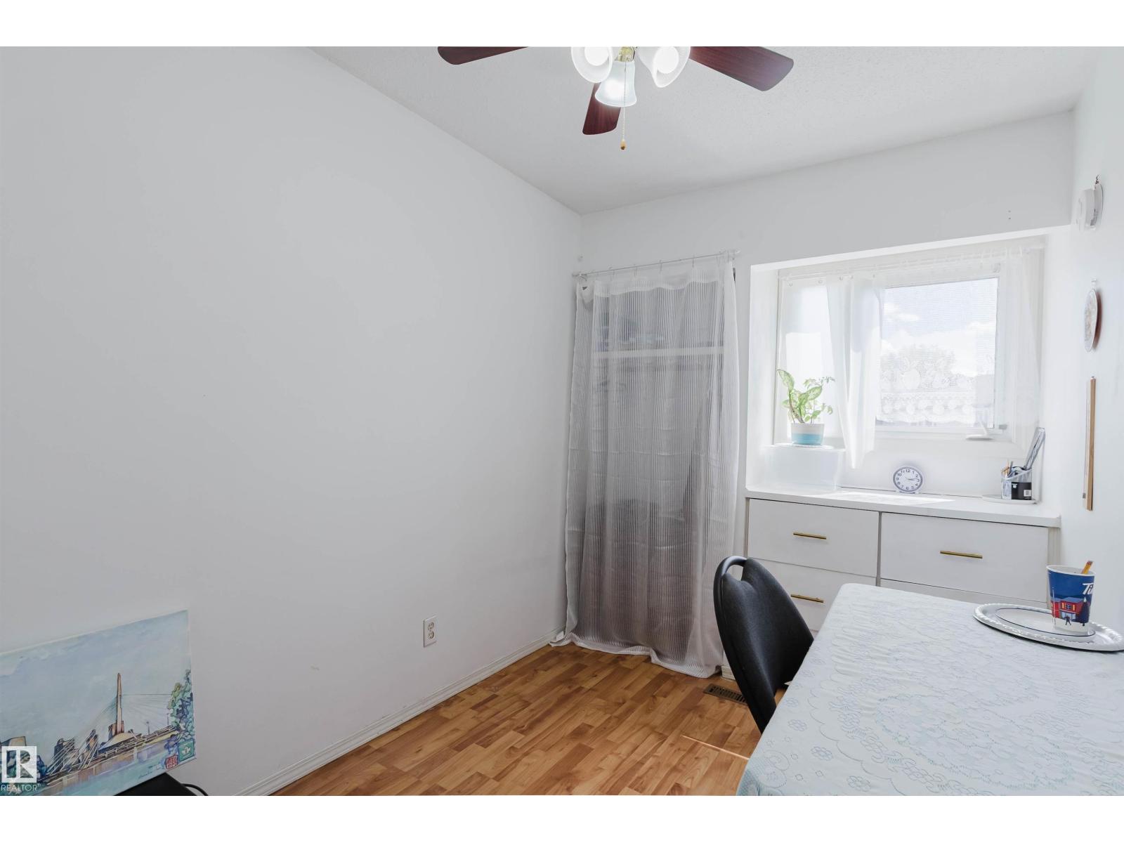#4 14310 80 ST NW - 16