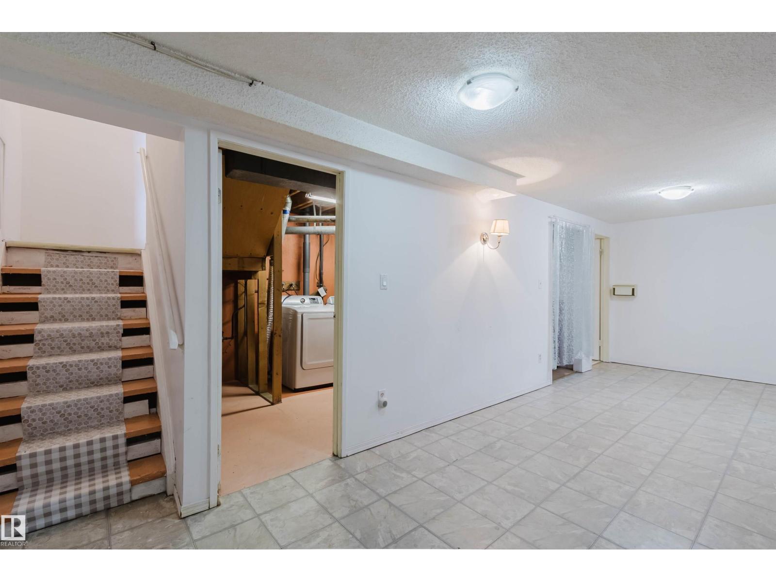 #4 14310 80 ST NW - 23
