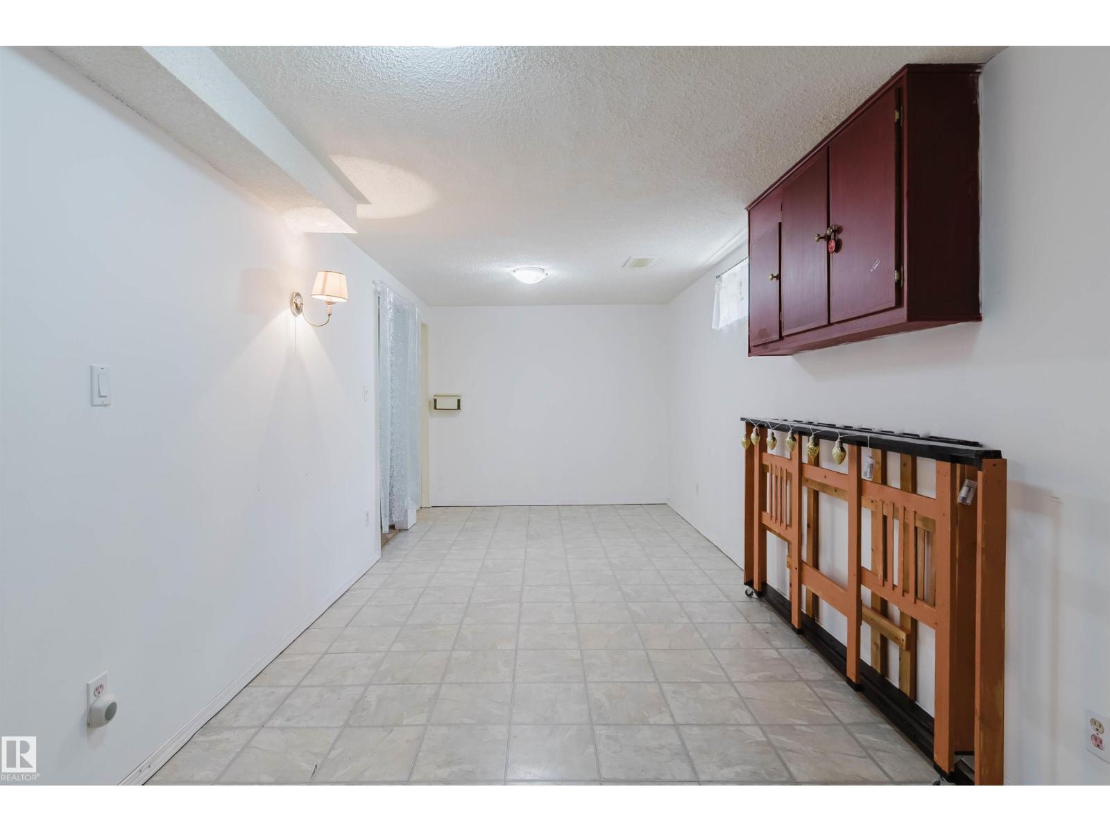 #4 14310 80 ST NW - 24