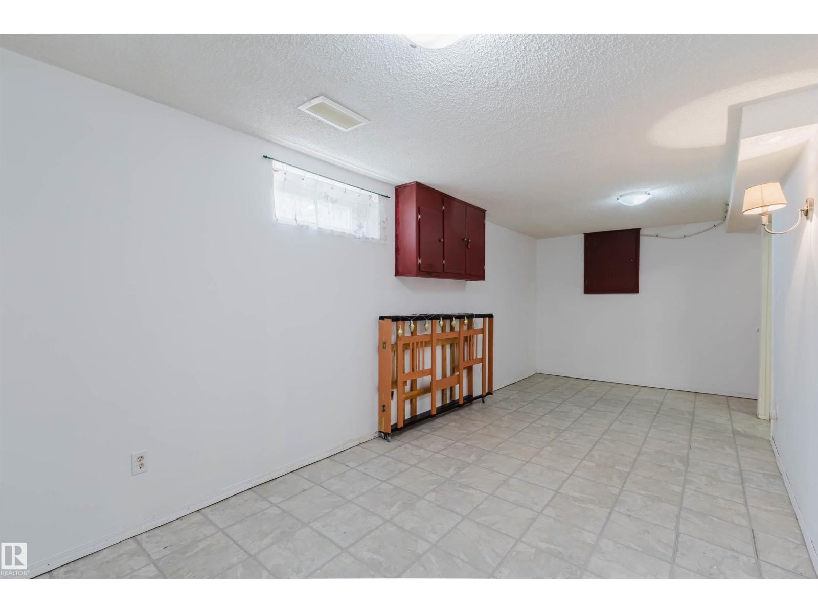 #4 14310 80 ST NW - 26