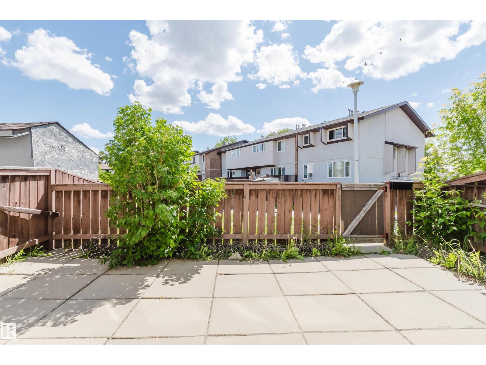 #4 14310 80 ST NW - 31