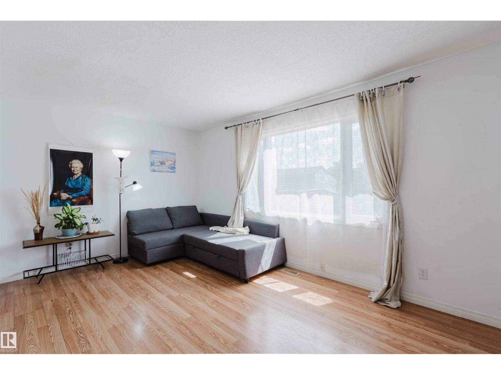 #4 14310 80 ST NW - 4
