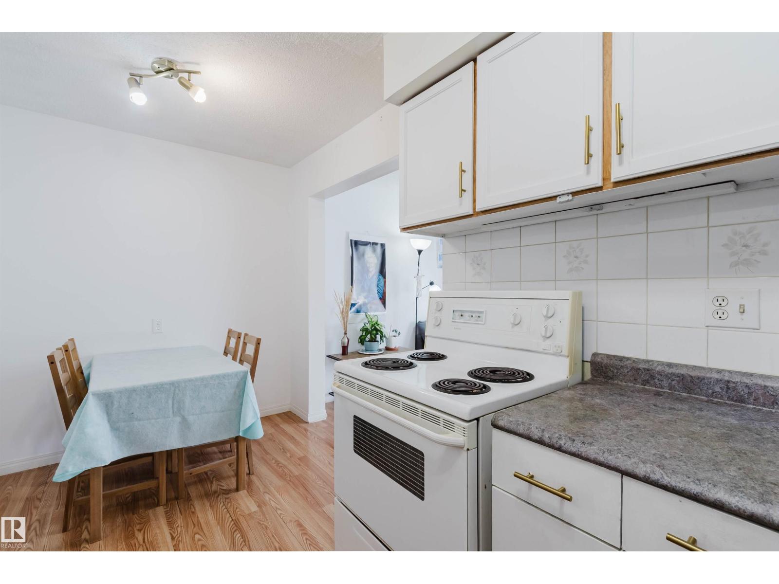 #4 14310 80 ST NW - 8