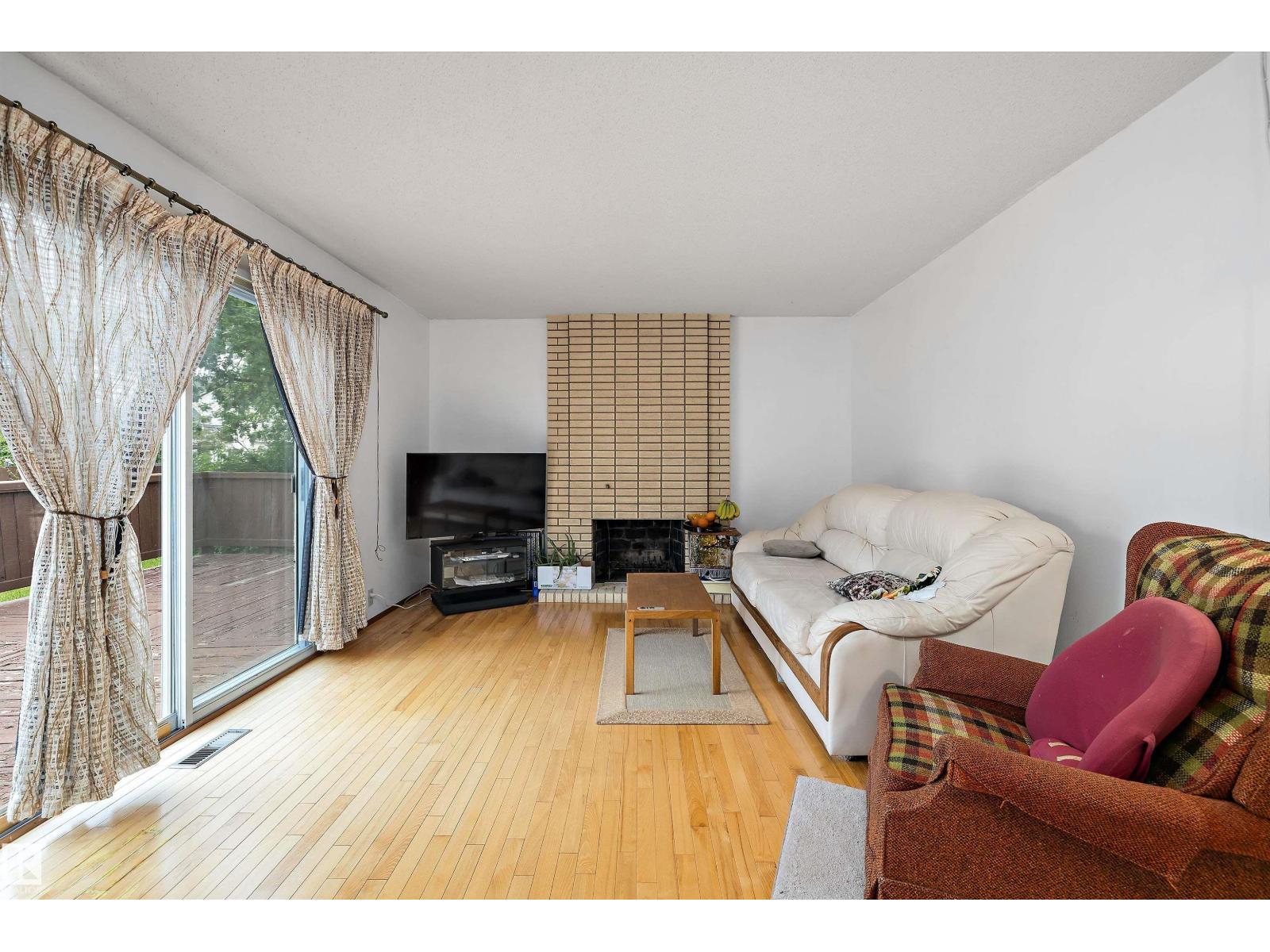 6816 40 AV NW — photo 12