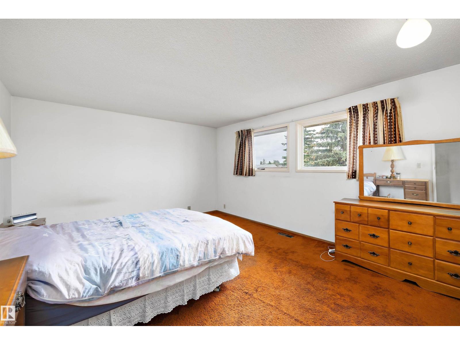 6816 40 AV NW — photo 20