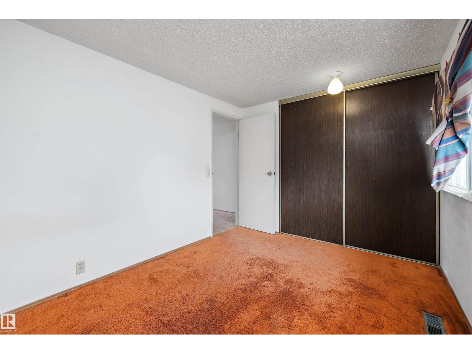 6816 40 AV NW — photo 27