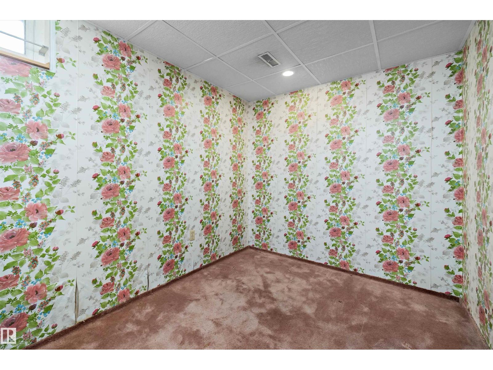 6816 40 AV NW — photo 35