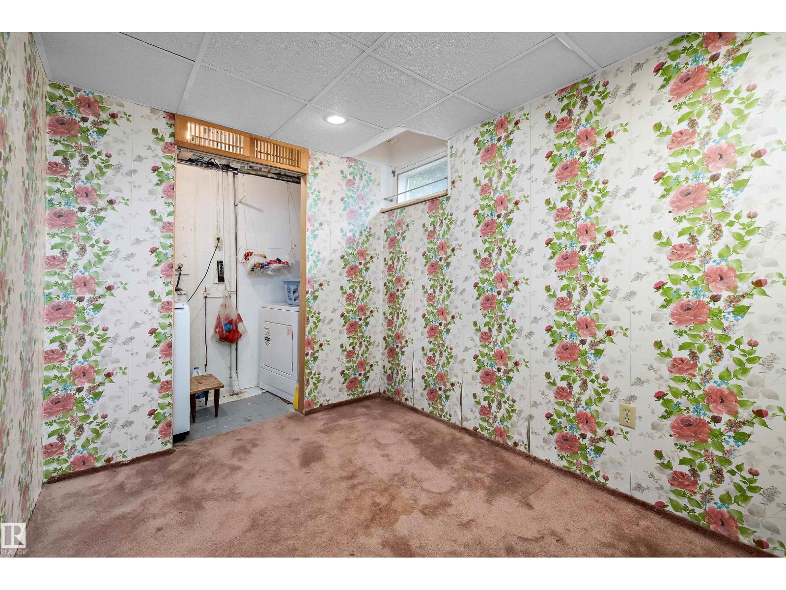 6816 40 AV NW — photo 36
