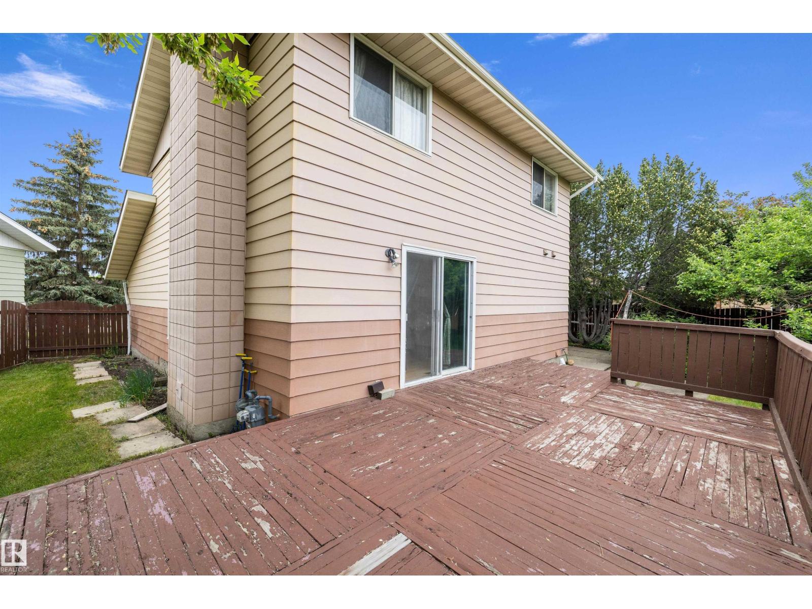6816 40 AV NW — photo 42