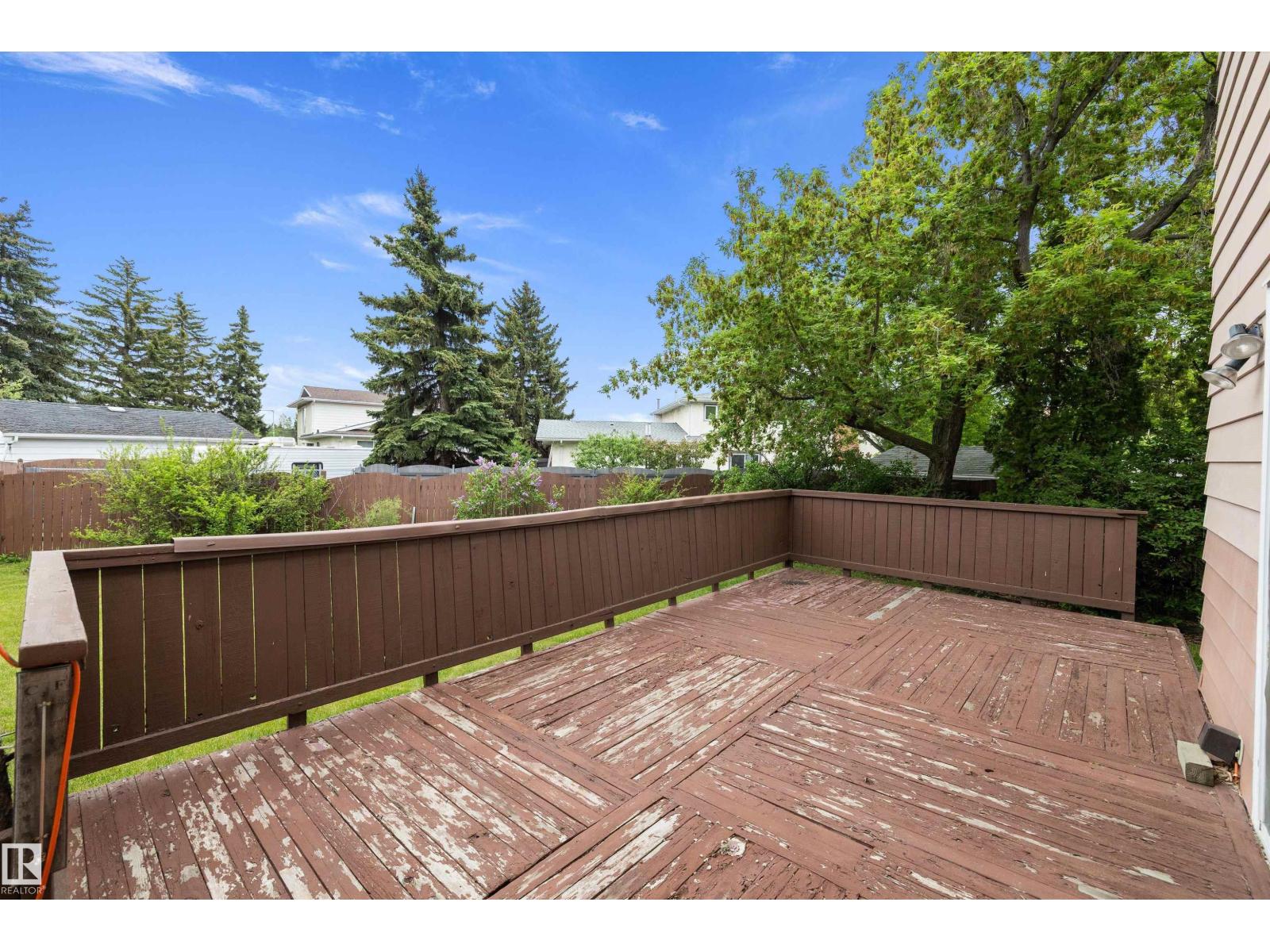 6816 40 AV NW — photo 43