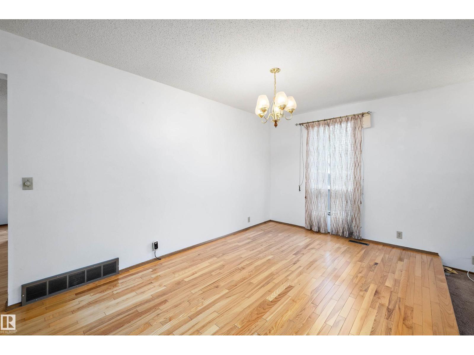 6816 40 AV NW — photo 7