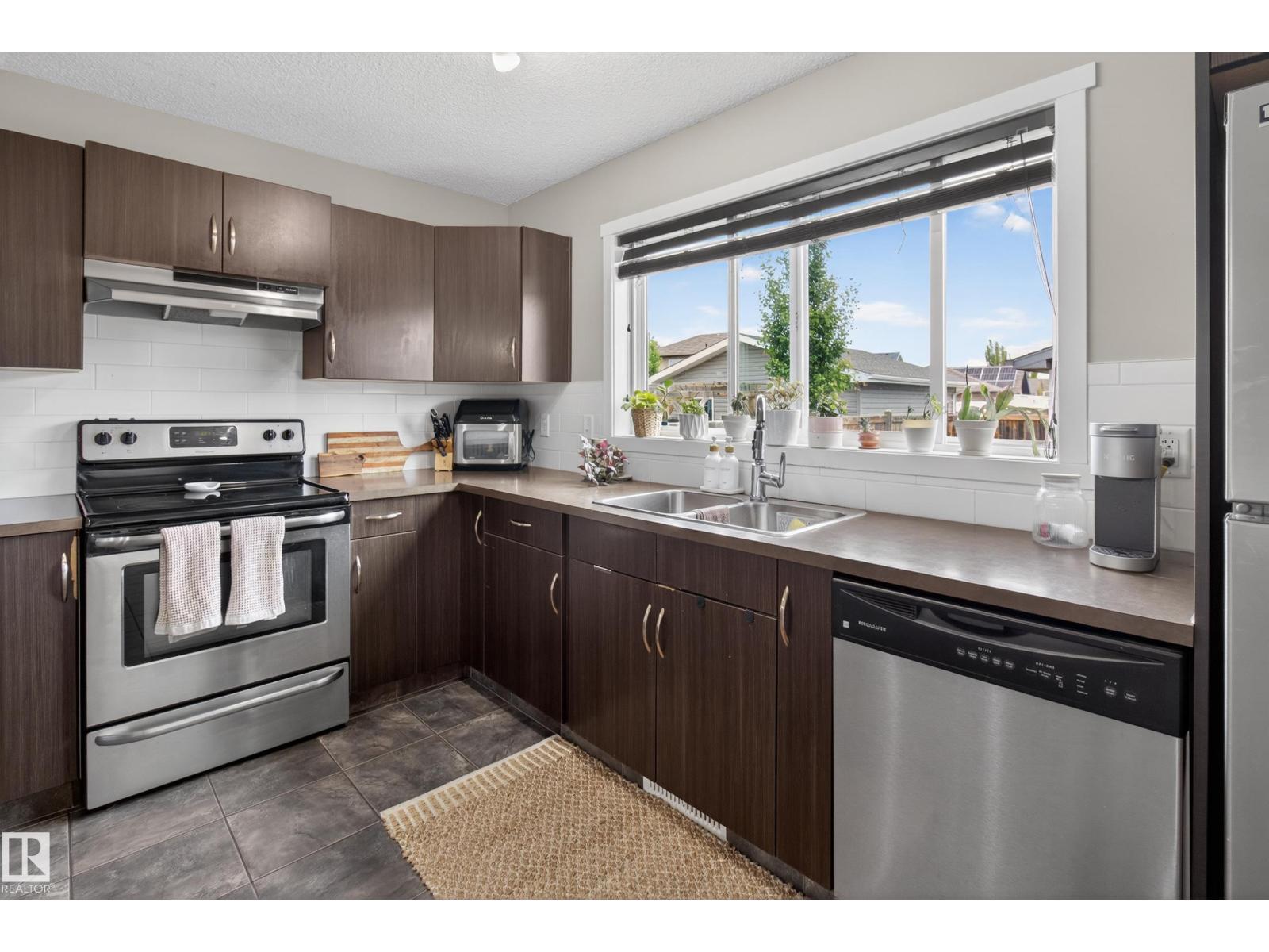 3611 12 ST NW - 12