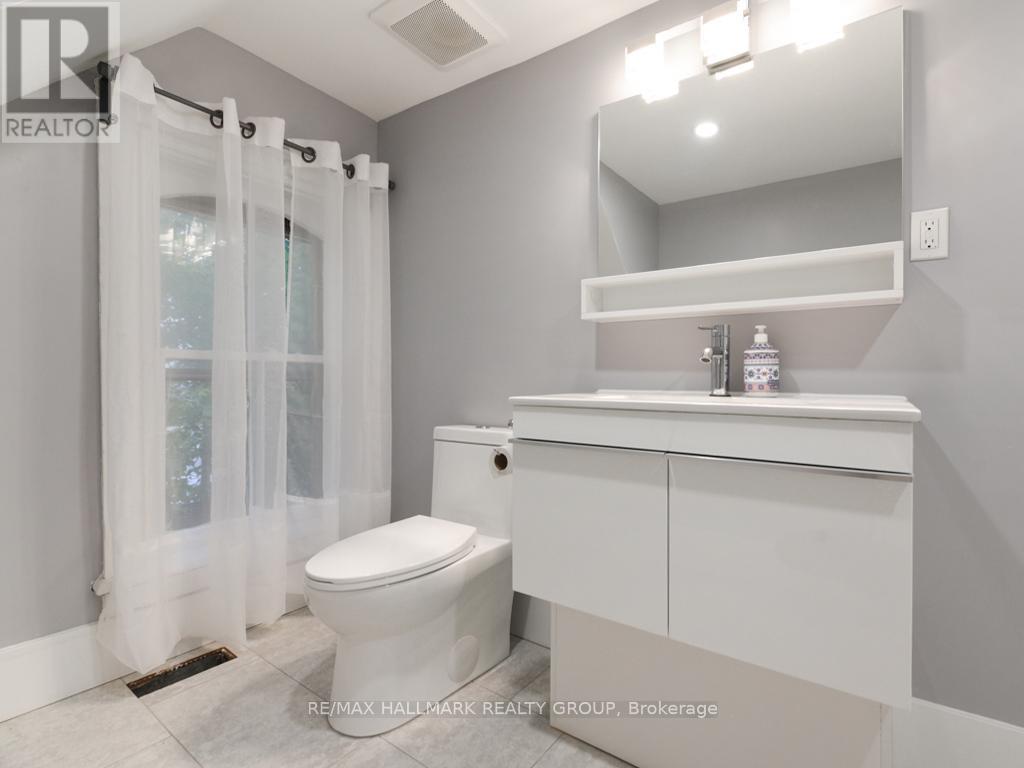 6 Bed, 3 Bath House for Sale in Ottawa – 419 BESSERER STREET, Ottawa – MLS# X13430540 - Image 12