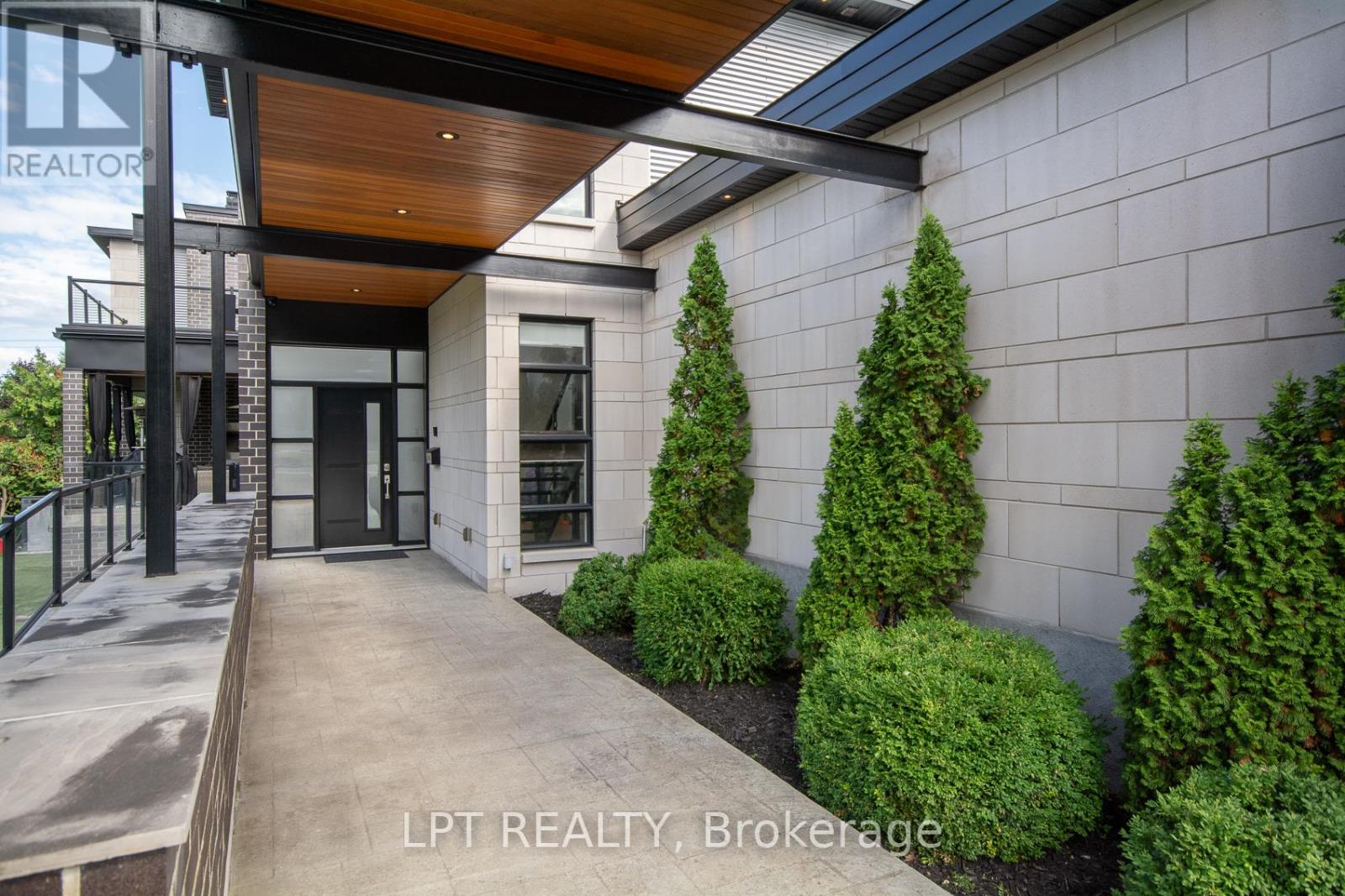 6 Bed, 5 Bath House for Sale in Ottawa – 847 WALKLEY ROAD, Ottawa – MLS# X13430686 - Image 6