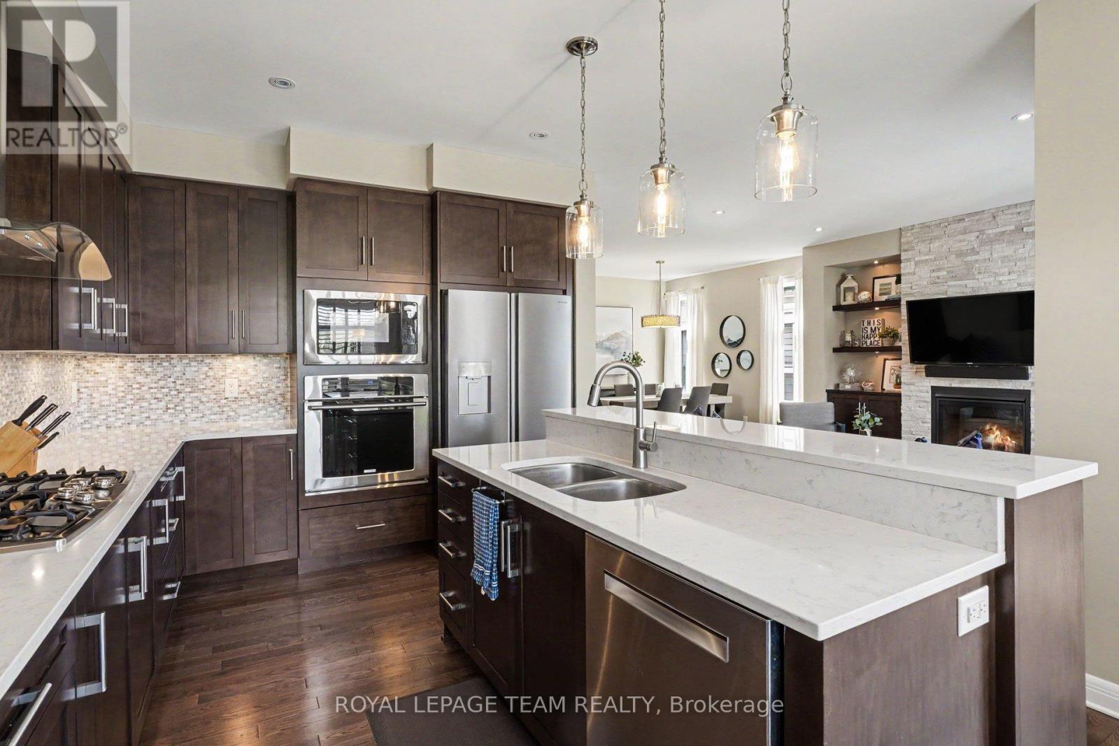 3 Bed, 3 Bath House for Sale in Ottawa – 330 DEVONIAN WAY, Ottawa – MLS# X13430746 - Image 13