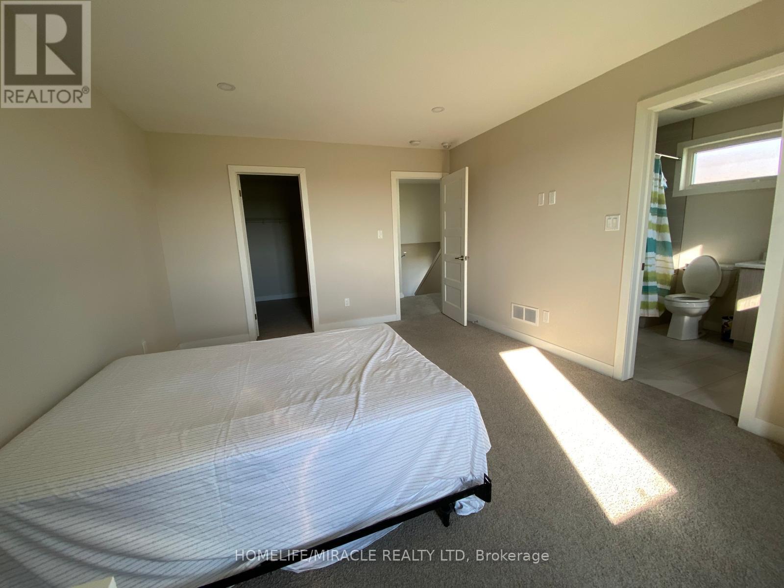 939 WEST VILLAGE SQUARE - 19