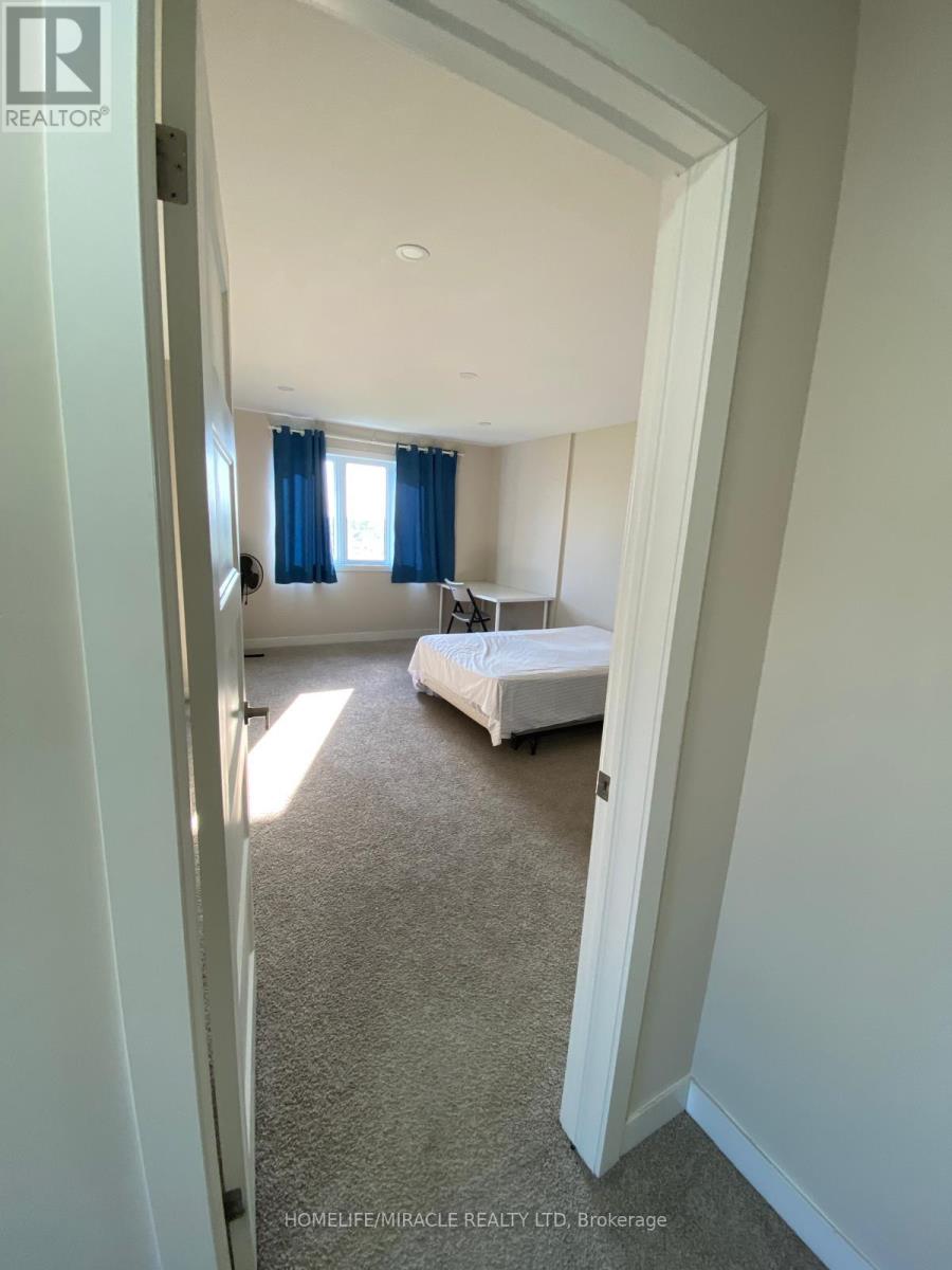 939 WEST VILLAGE SQUARE - 17