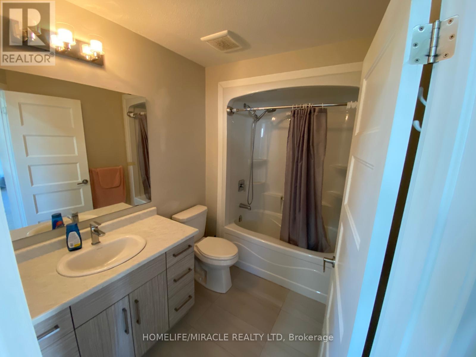 939 WEST VILLAGE SQUARE - 27