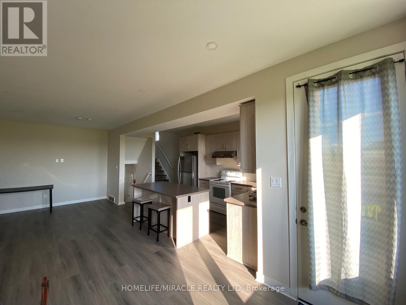 939 WEST VILLAGE SQUARE - 10