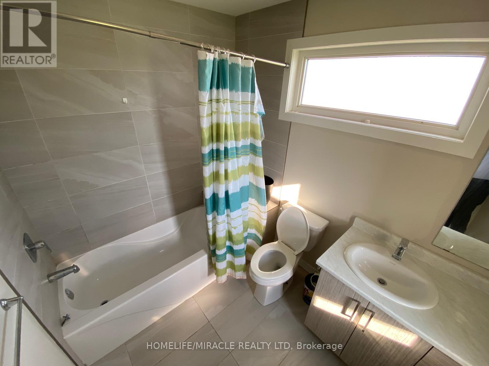 939 WEST VILLAGE SQUARE - 22