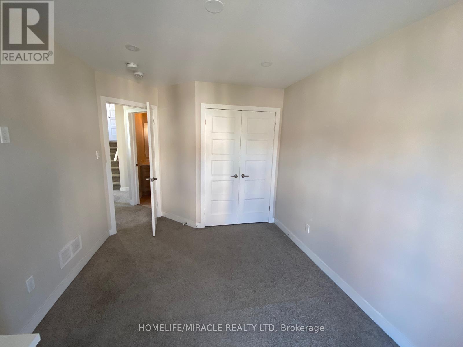 939 WEST VILLAGE SQUARE - 26