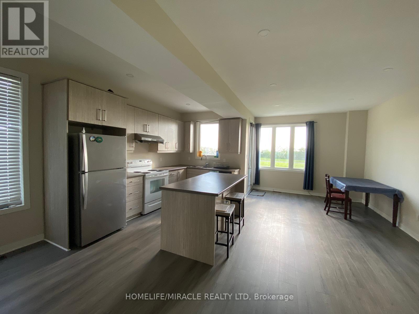 939 WEST VILLAGE SQUARE - 9